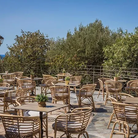 La Signora Hotel Lourdata (Kefalonia)