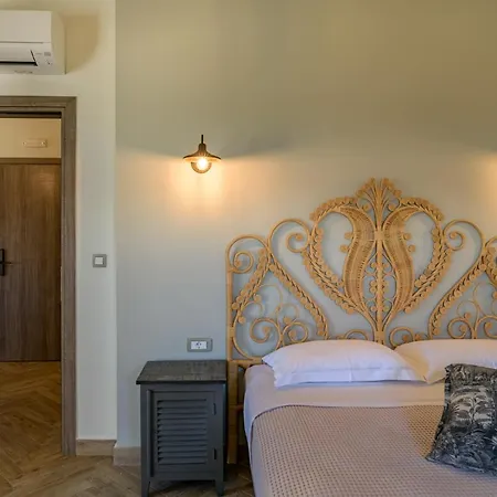 La Signora Hotel Lourdata (Kefalonia)