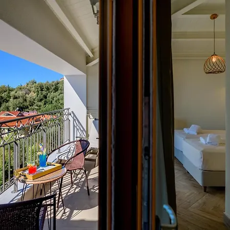 La Signora Hotel Lourdata (Kefalonia)